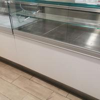 Banco bar con vetrina