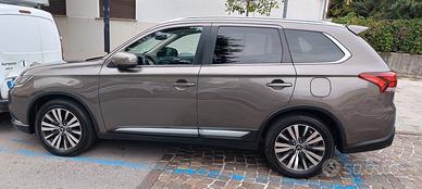 Mitsubishi Outlander 2.0 Instyle 2wd *pochi Km*