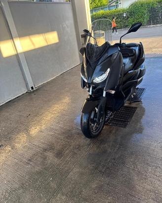 Yamaha xmax 300