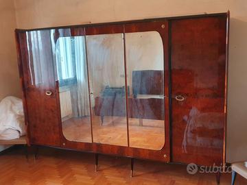 Camera Art Decò in radica di noce