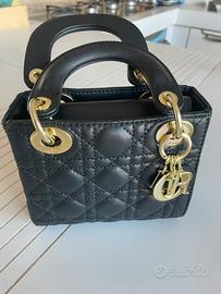 Brosa Dior Nera