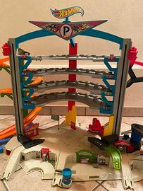Hot wheels ultimate garage