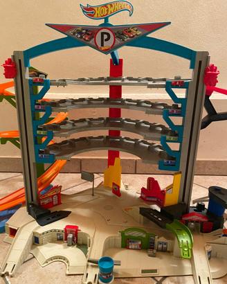 Hot wheels ultimate garage