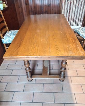 Tavolo in legno massello rovere