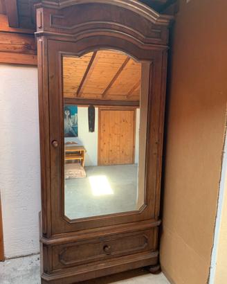 Credenza antica