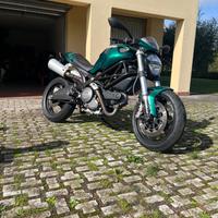 Ducati Monster 696