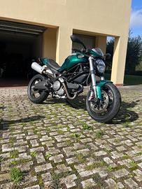 Ducati Monster 696