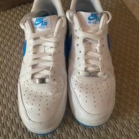 Scarpe nike air force one bianche e blu