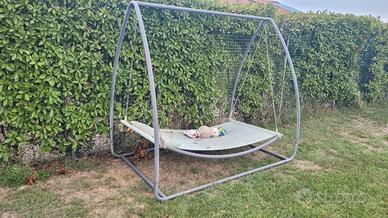 Letto a dondolo da giardino