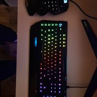 Logitech G910 + G13 Gaming