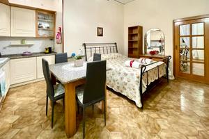 Pratico alloggio a Napoli centro