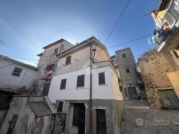 2 LOCALI A ROCCA PRIORA