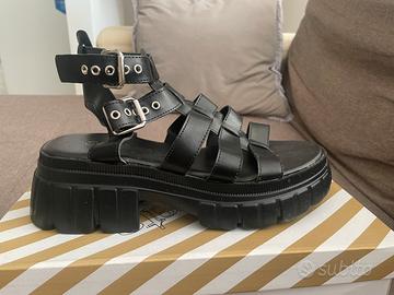 Sandali platform neri