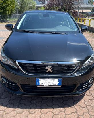 Peugeot 308 Puretech benzina 130 cv