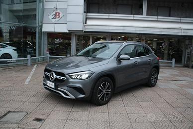 MERCEDES-BENZ GLA 200 d Automatic Business