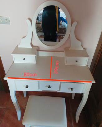 Tavolo da toeletta con sgabello