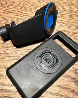 COVER QUAD LOCK PER PIXEL 8 + SUPPORTO AUTO