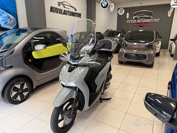 Honda SH 150 SPORT