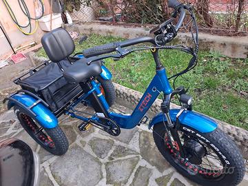 Triciclo elettrico a litio