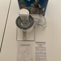 Kenwood centrifuga per frutta e verdura.