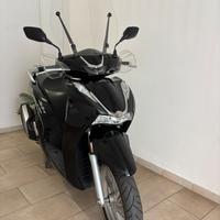 Honda sh 350
