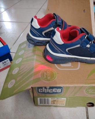 scarpe chicco di Spiderman con le luci