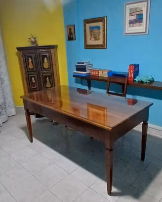 Scrivania in legno