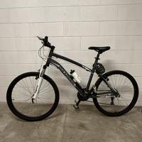 Mountain bike B Twin Rockrider