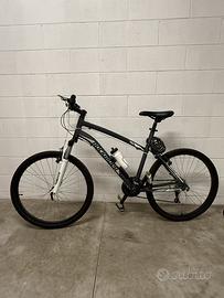 Mountain bike B Twin Rockrider