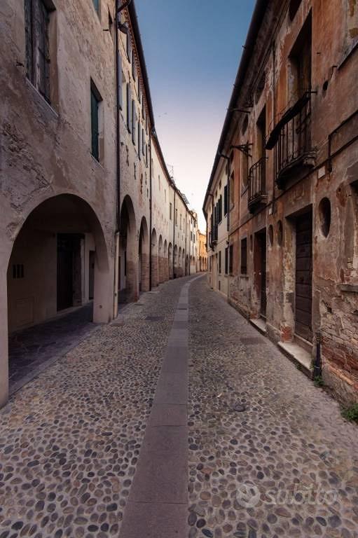 Appartamento di 150 m² con 5 locali e box auto a T - Vista 3