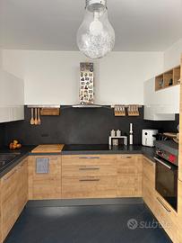 Cucina completa ad U – 9 metri lineari