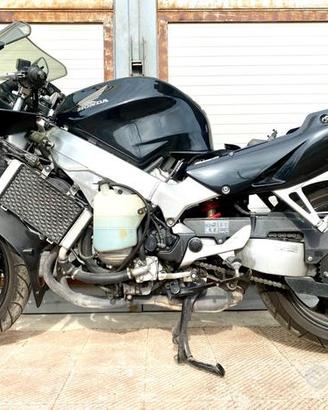 Vfr 800 fi ricambi Honda vfr 800 1999 vfr800
