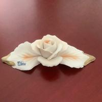 Rosa in porcellana di Capodimonte