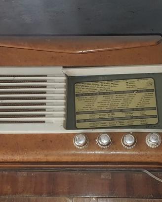 radio in legno anni 40