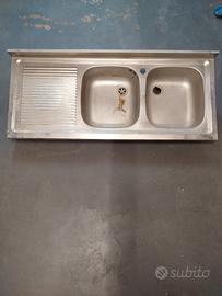 lavandino a due vasche con gocciolatoio 