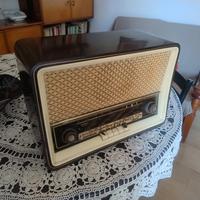 radio antica in legno
