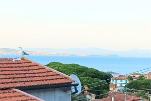 Villetta baciata dal sole, vista mare, Cavo