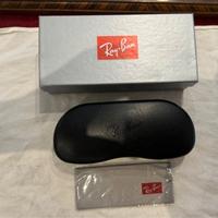 Custodia Ray-Ban nera rigida con pezzolina