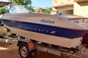 Motoscafo Starcraft con carrello