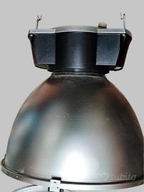 Lampadario in stile industriale Philips . 