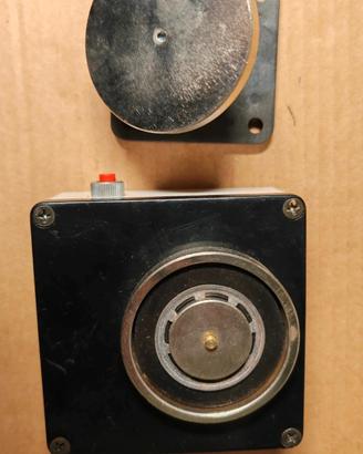 Fermo elettromagnetico per porte tagliafuoco