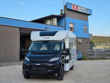 Camper Semintegrale Pilote P 740 FGJ Evidence Lett