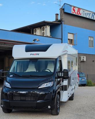 Camper Semintegrale Pilote P 740 FGJ Evidence Lett