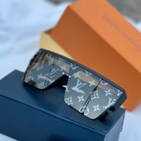 Occhiali da sole quadrati alla moda neri