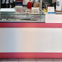 Bancone espositore SEVERI con luci per negozi