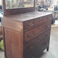 Cassettiera con specchio