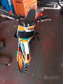 Moto da cross 50cc, 2 tempi.