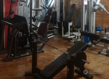 panca pettorali reclinata.