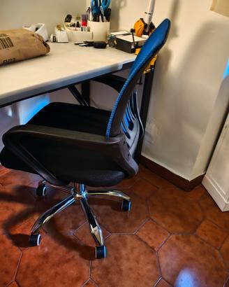 Sedia da scrivania con braccioli 
 braccioli
