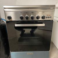 Cucina a gas con forno elettrico